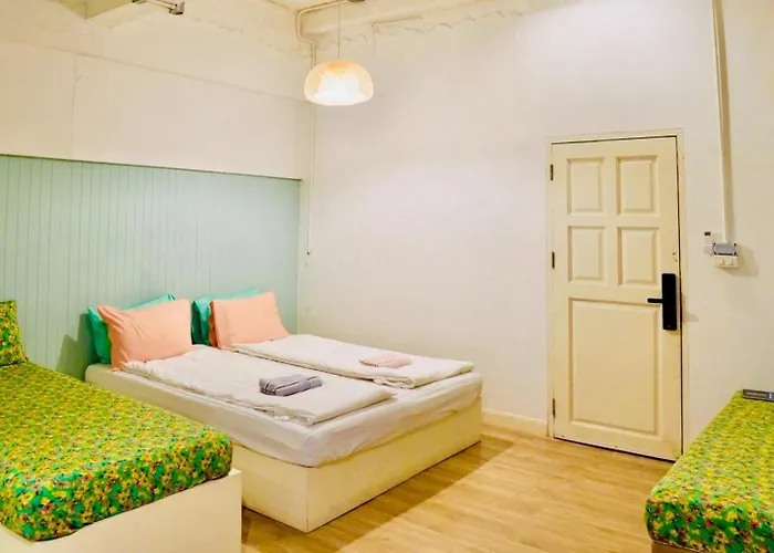 The Local Heritage Loft Mansion Hostel Bangkok