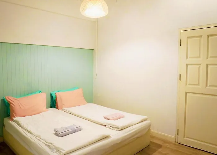 The Local Heritage Loft Mansion Hostel Bangkok