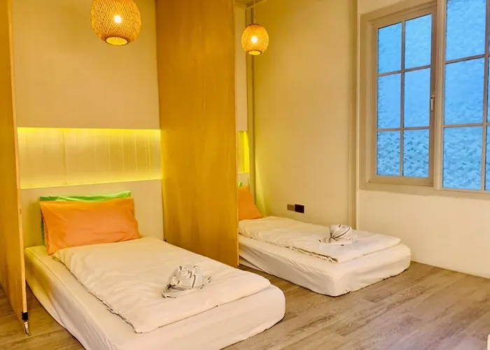 The Local Heritage Loft Mansion Hostel Bangkok
