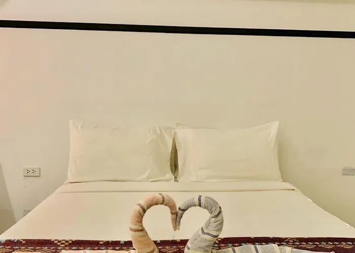The Local Heritage Loft Mansion Hostel Bangkok