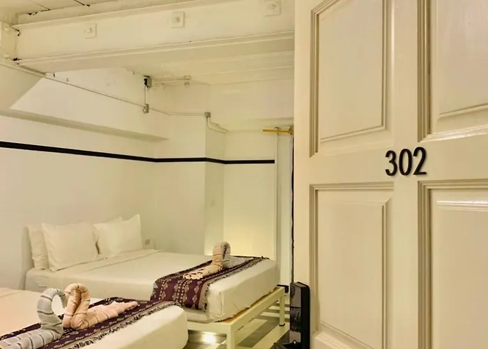 Hostel The Local Heritage Loft Mansion Bangkok