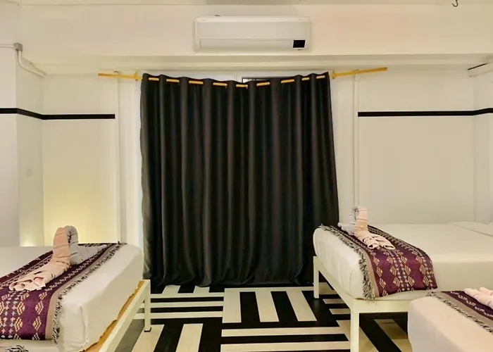 The Local Heritage Loft Mansion Hostel Bangkok