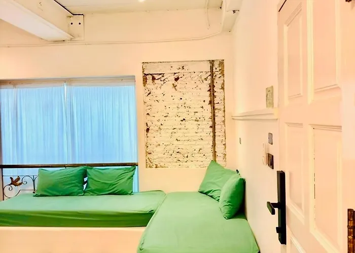 The Local Heritage Loft Mansion Ostello